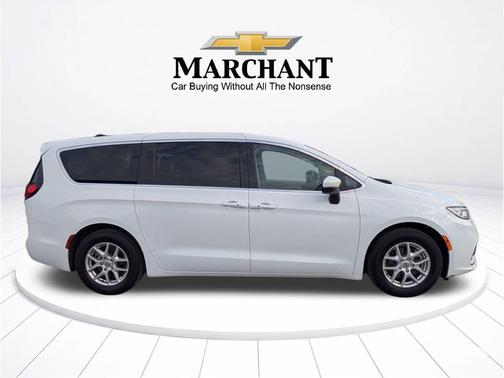 Bright White Clearcoat 2023 Chrysler Pacifica Touring L