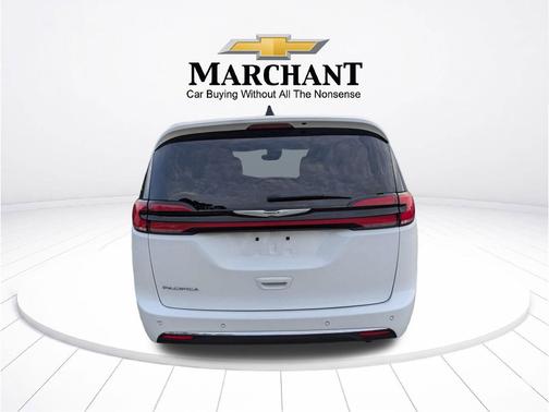 Bright White Clearcoat 2023 Chrysler Pacifica Touring L