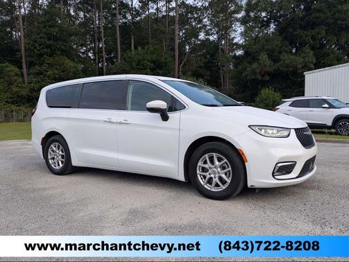 Bright White Clearcoat 2023 Chrysler Pacifica Touring L