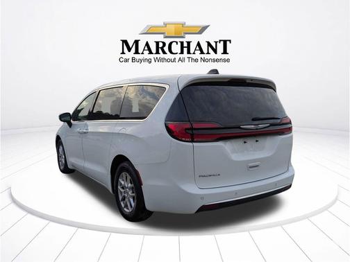 Bright White Clearcoat 2023 Chrysler Pacifica Touring L