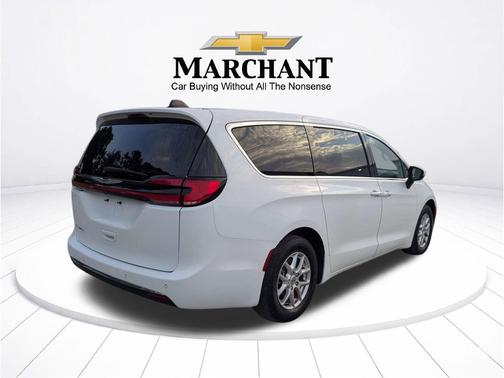 Bright White Clearcoat 2023 Chrysler Pacifica Touring L