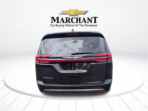 Diamond Black Crystal Pearlcoat 2025 Chrysler Pacifica L