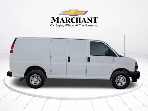 Summit White 2022 Chevrolet Express 2500 LT