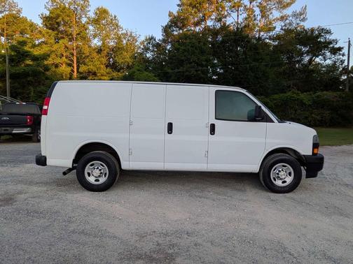 Summit White 2022 Chevrolet Express 2500 LT