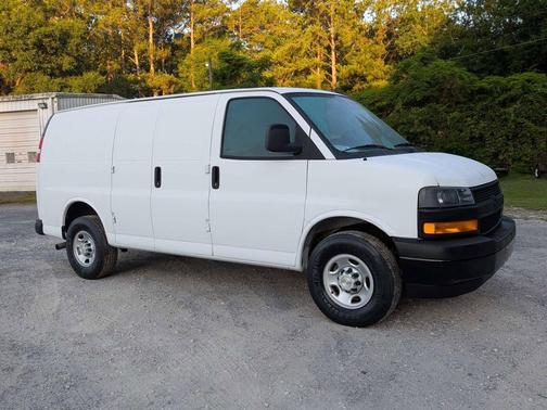 Summit White 2022 Chevrolet Express 2500 LT