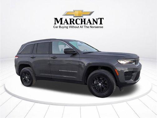 Baltic Gray Metallic Clearcoat 2025 Jeep Grand Cherokee Laredo