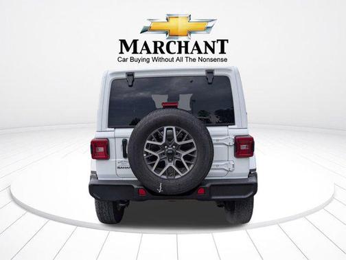 Bright White Clearcoat 2025 Jeep Wrangler 4-Door Sahara 4x4