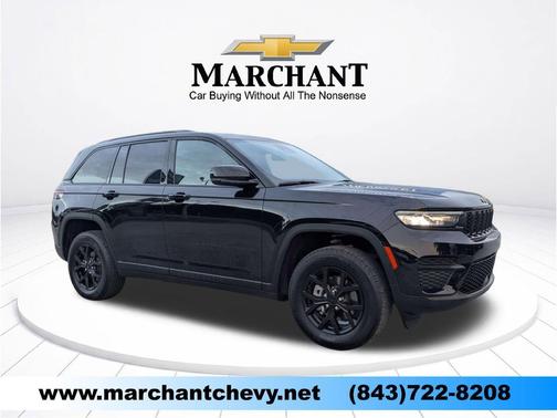 Diamond Black Crystal Pearlcoat 2025 Jeep Grand Cherokee Altitude