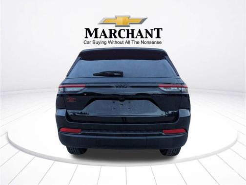 Diamond Black Crystal Pearlcoat 2025 Jeep Grand Cherokee Altitude