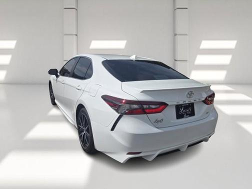 Ice Cap 2024 Toyota Camry SE