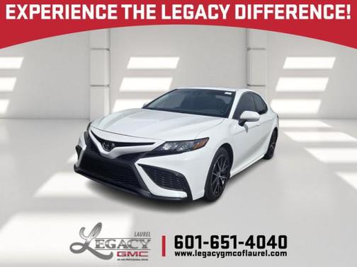 Ice Cap 2024 Toyota Camry SE