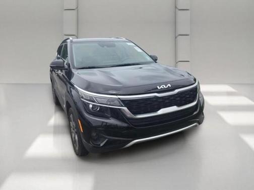 BLACK 2023 Kia Seltos S