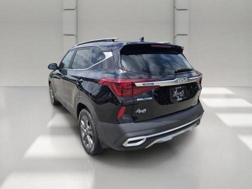 BLACK 2023 Kia Seltos S