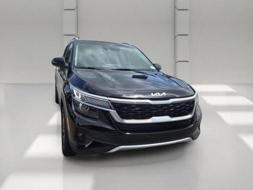 BLACK 2023 Kia Seltos S