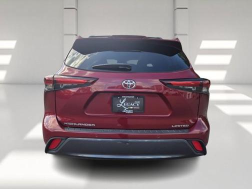 Ruby Flare Pearl 2025 Toyota Highlander Limited