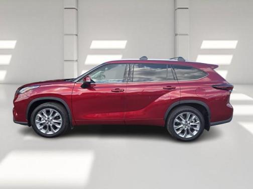 Ruby Flare Pearl 2025 Toyota Highlander Limited