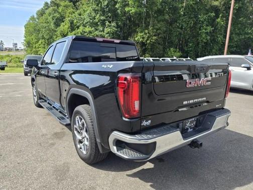 Onyx Black 2023 GMC Sierra 1500 SLT