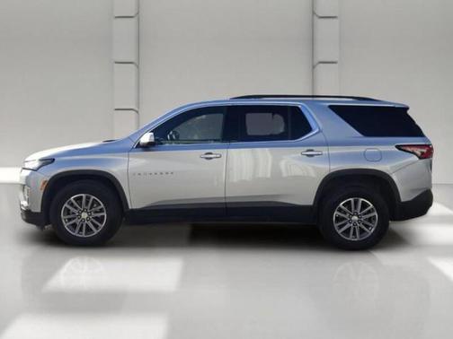 Silver Ice Metallic 2022 Chevrolet Traverse LT Leather