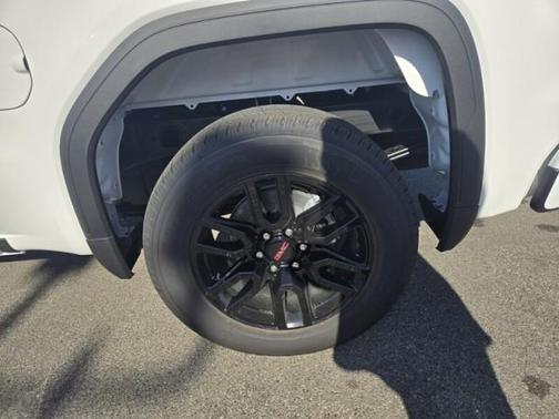 WHITE 2026 GMC Sierra 1500 Pro
