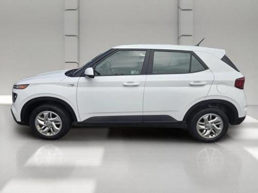 WHITE 2024 Hyundai VENUE SE