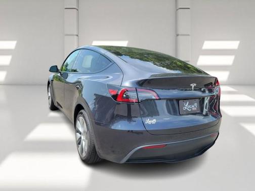 2024 Tesla Model Y Long Range Dual Motor All-Wheel Drive