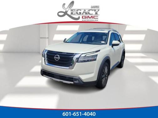 2022 Nissan Pathfinder SL 2WD