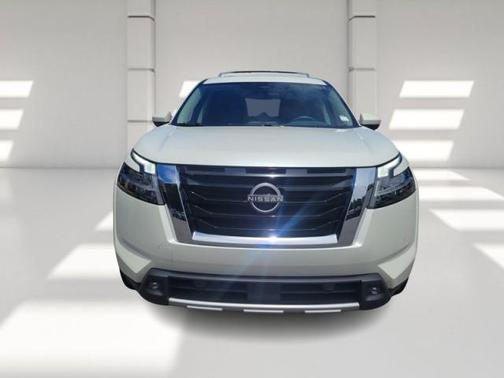 2022 Nissan Pathfinder SL 2WD