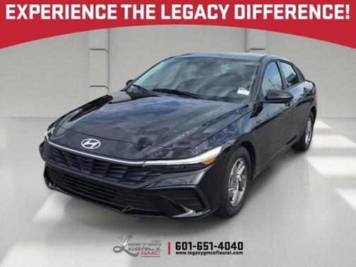 BLACK 2025 Hyundai ELANTRA SE