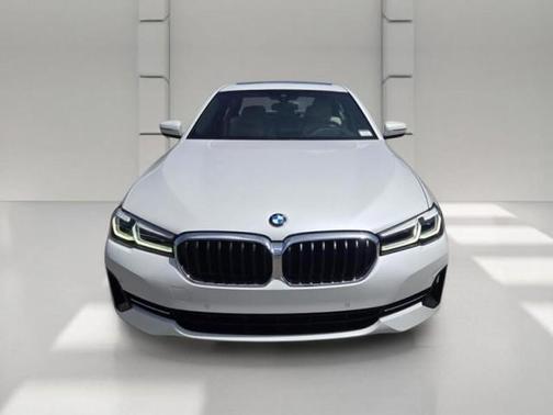 WHITE 2023 BMW 530 i