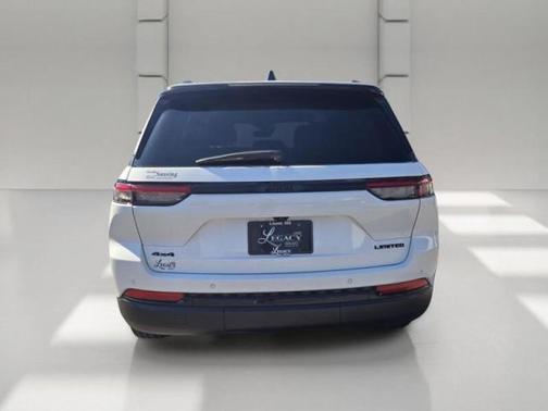 Bright White Clearcoat 2023 Jeep Grand Cherokee Limited