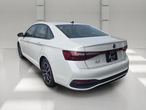 Opal White Pearl 2025 Volkswagen Jetta 1.5T SE