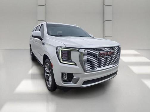 White Frost Tricoat 2021 GMC Yukon XL Denali