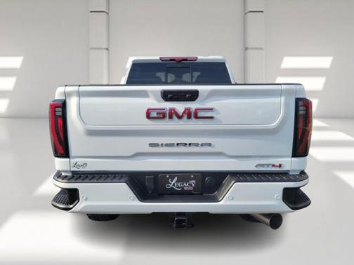 2025 GMC Sierra 2500 AT4