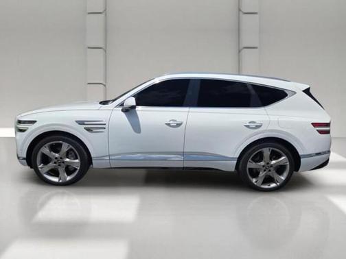 WHITE 2022 Genesis GV80 2.5T