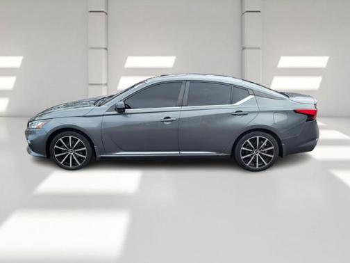 2020 Nissan Altima SR FWD