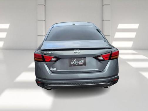 2020 Nissan Altima SR FWD