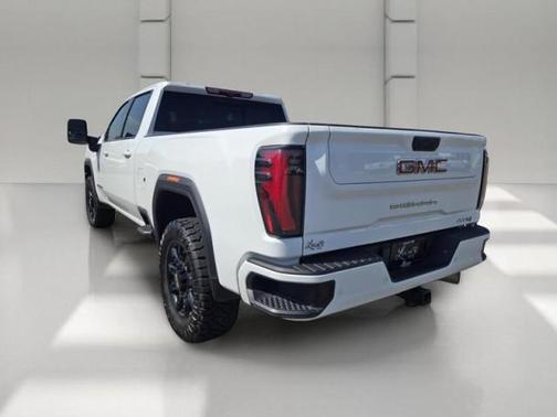 SUMMIT WHITE WHITE 2024 GMC Sierra 2500 AT4