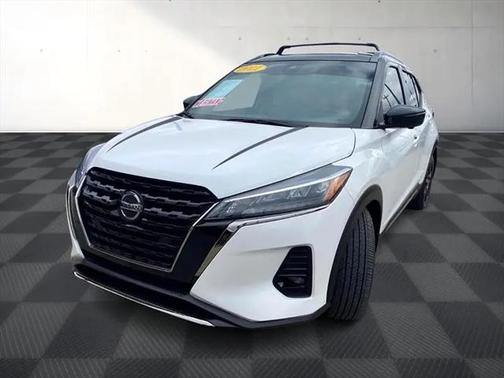 2021 Nissan Kicks SR