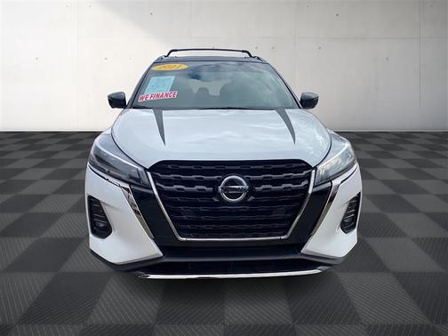2021 Nissan Kicks SR