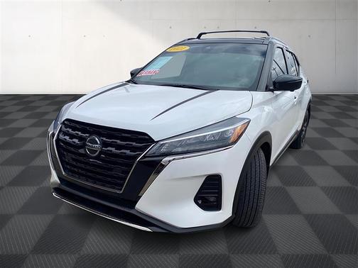 2021 Nissan Kicks SR