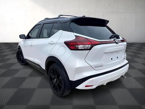 2021 Nissan Kicks SR
