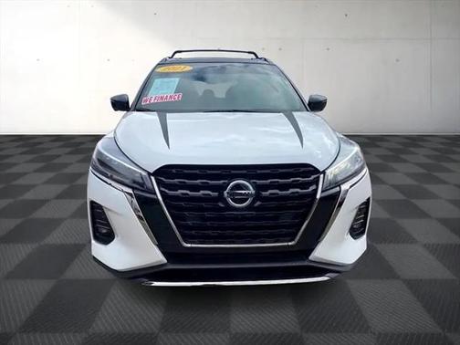2021 Nissan Kicks SR