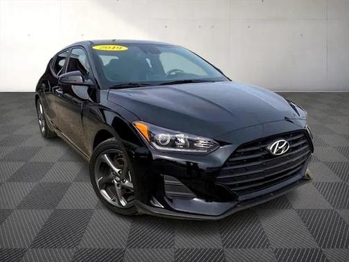 2019 Hyundai Veloster 2