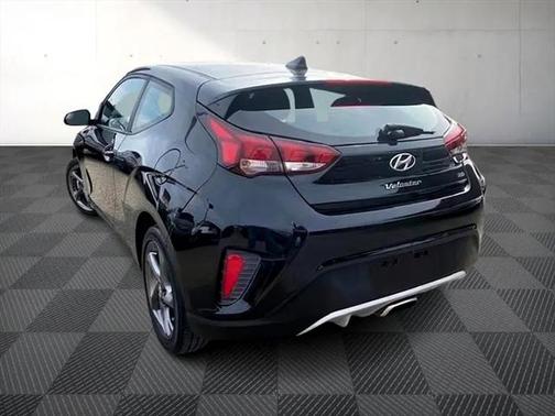 2019 Hyundai Veloster 2