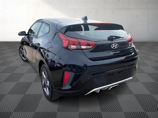 2019 Hyundai Veloster 2
