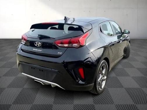 2019 Hyundai Veloster 2