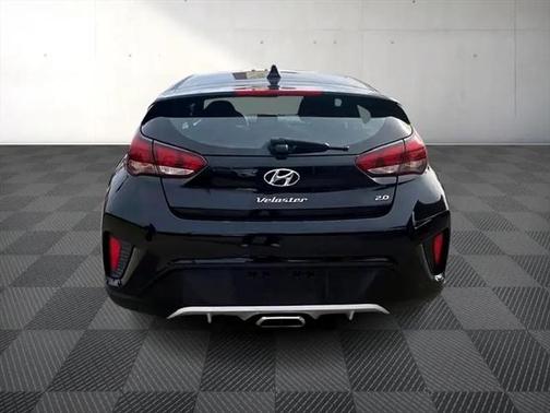 2019 Hyundai Veloster 2
