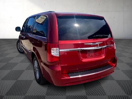 2014 Chrysler Town & Country Touring-L
