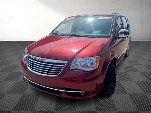 2014 Chrysler Town & Country Touring-L