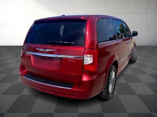 2014 Chrysler Town & Country Touring-L